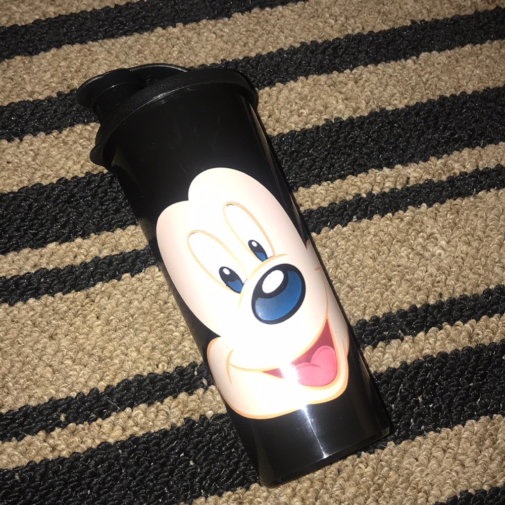 Tupperware Mickey Mouse 🖤cup